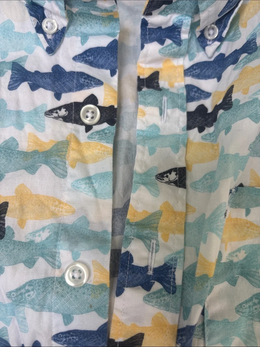 JCrew Men’s short sleeve butt down shirt. Slim fit.
